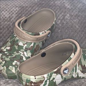 Camo crocs!